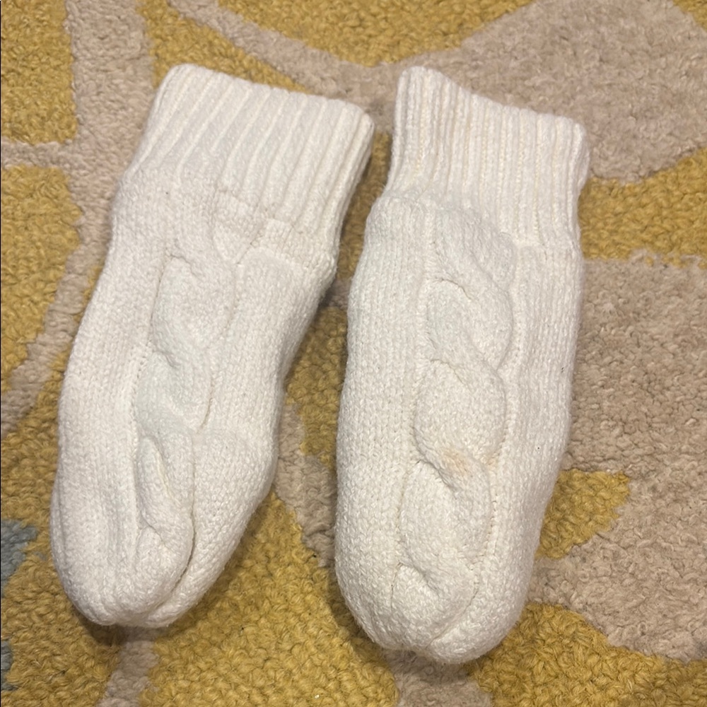 Cozy KIDS White Cable Knit Mittens